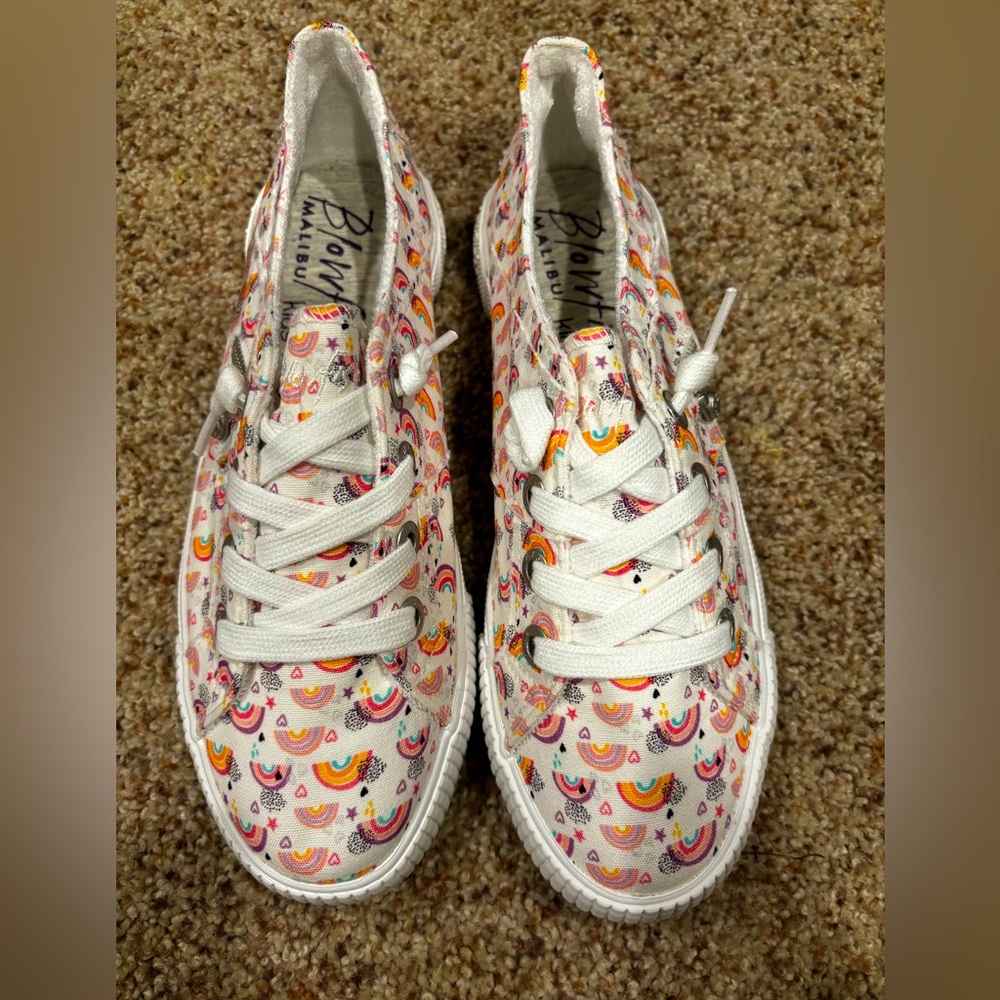 NWT Blowfish Malibu Sneakers